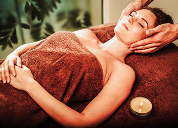 Thai Body Massage with Deep Heat Herbal Compress